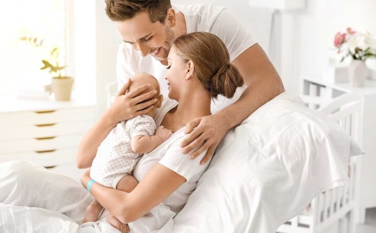 Uomo, donna e neonato